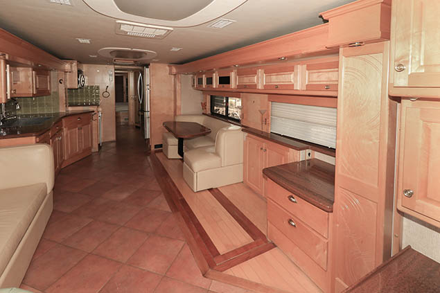 2004 COUNTRY COACH AFFINITY 515