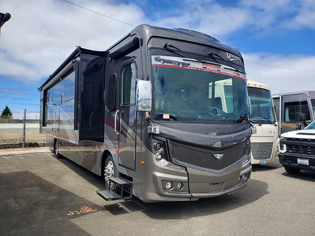 2022 Fleetwood Discovery 38W
